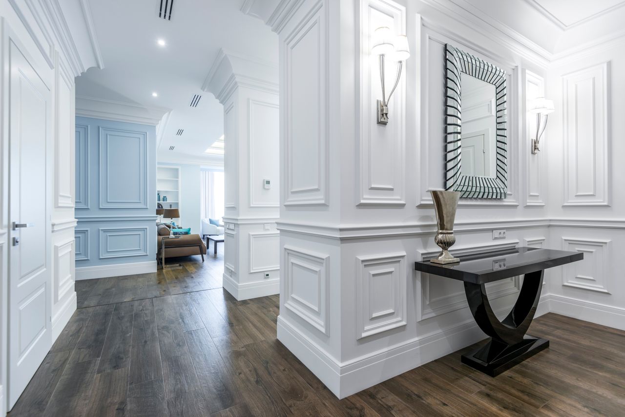 Crafting Captivating Headlines: Your awesome post title goes here Luxurious hallway with modern decor and wooden floor, showcasing minimalism.